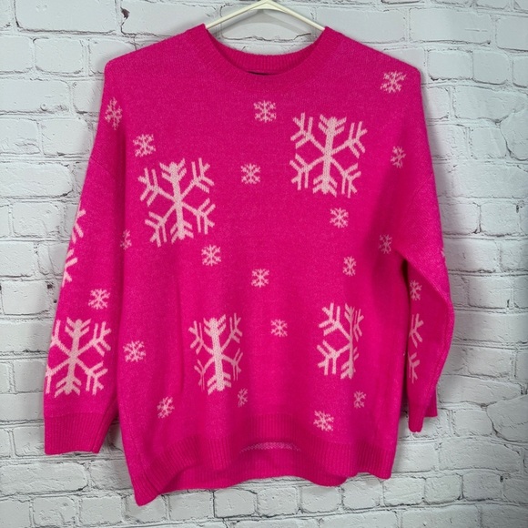 Lane Bryant Sweaters - Lane Bryant Pink Snowflake Crew Neck Sweater stretchy size 22/24 festive cozy